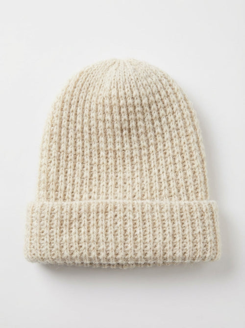 Cozy Alpaca Stitch Beanie